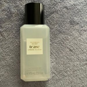 Victoria Secret tease CRÈME CLOUD